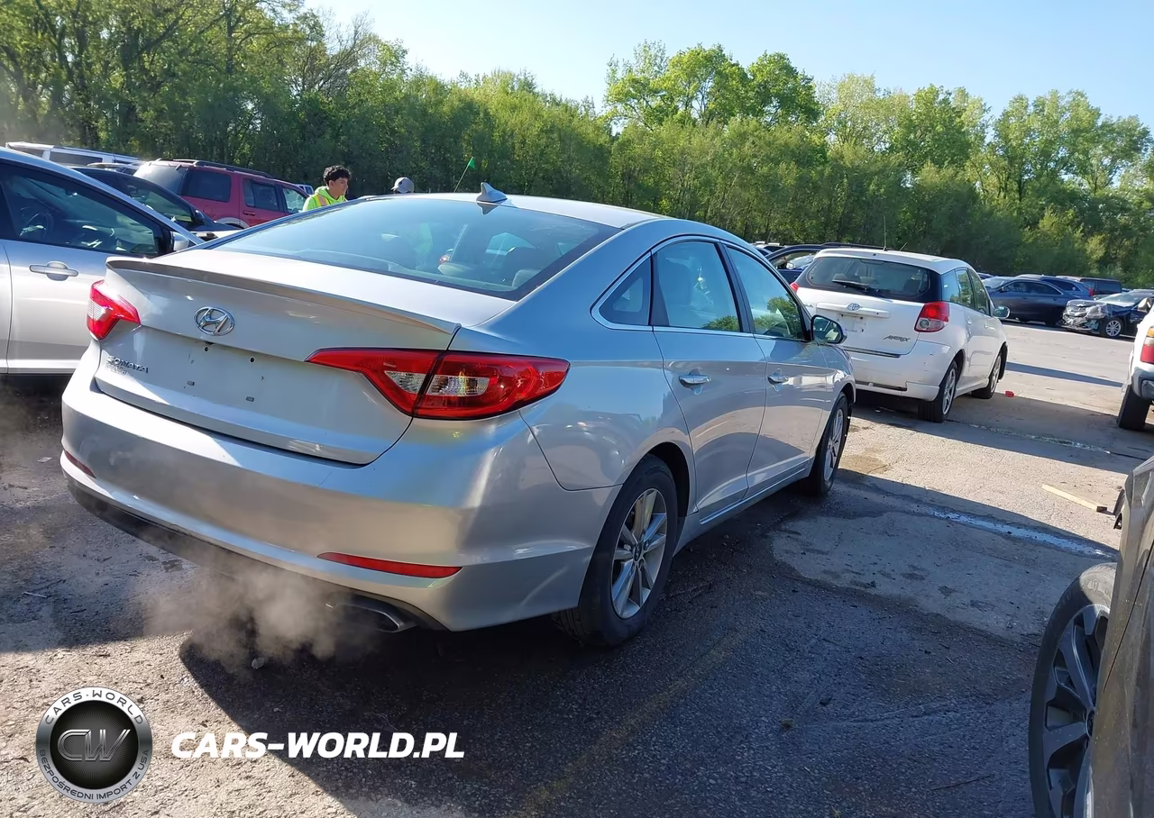 2016 Hyundai Sonata Se VIN:5NPE24AF9GH405765 - 4