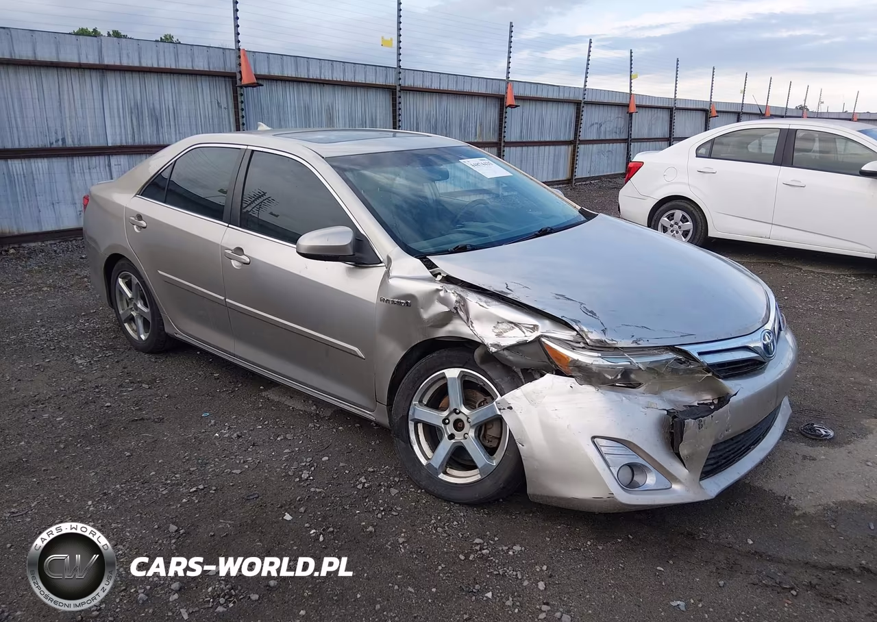 2013 Toyota Camry Hybrid Xle – zdjęcie 1 z 18