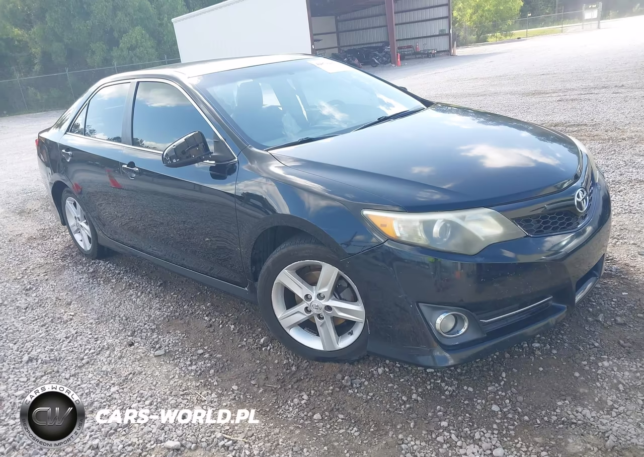 2014 Toyota Camry Se – zdjęcie 1 z 16