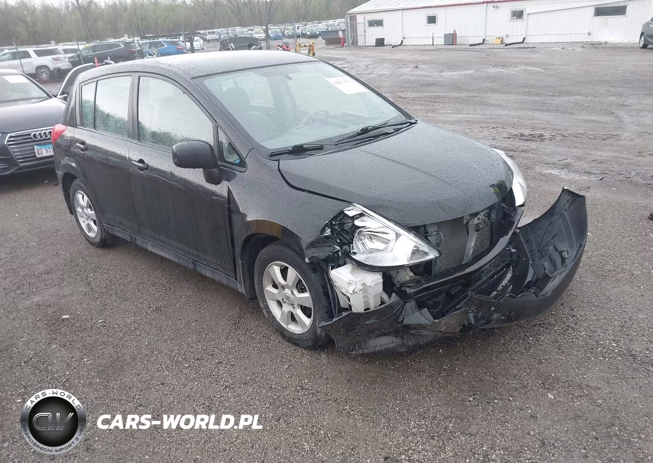 2012 Nissan Versa 1.8 S – zdjęcie 1 z 17