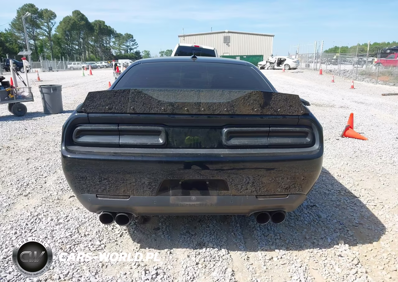 2018 Dodge Challenger 392 Hemi Scat Pack Shaker VIN:2C3CDZFJ2JH131440 - 16