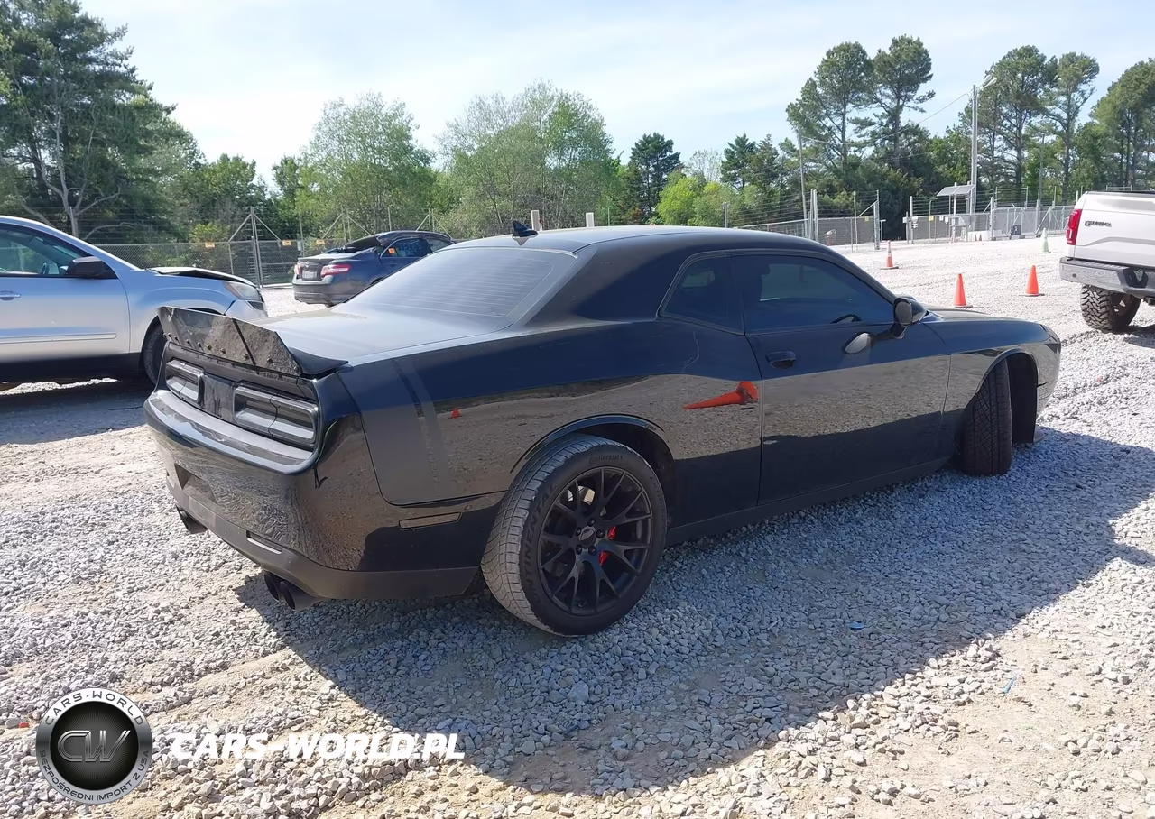 2018 Dodge Challenger 392 Hemi Scat Pack Shaker VIN:2C3CDZFJ2JH131440 - 4
