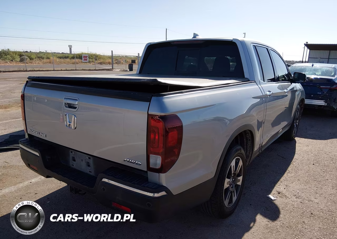 2017 Honda Ridgeline Rtl-E VIN:5FPYK3F76HB011799 - 4