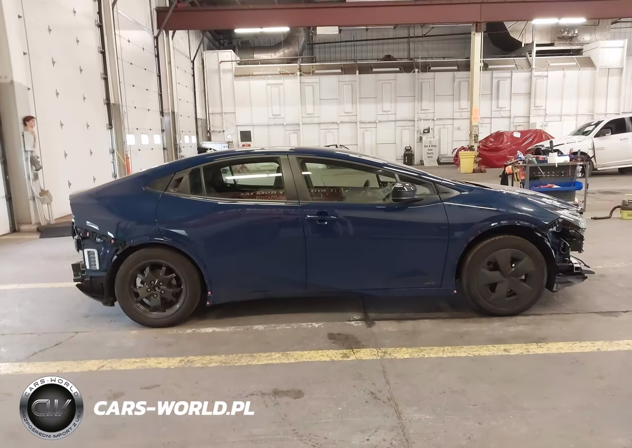 2026 Toyota Prius Le Awd-E VIN:JTDADABU0T3031301 - 14