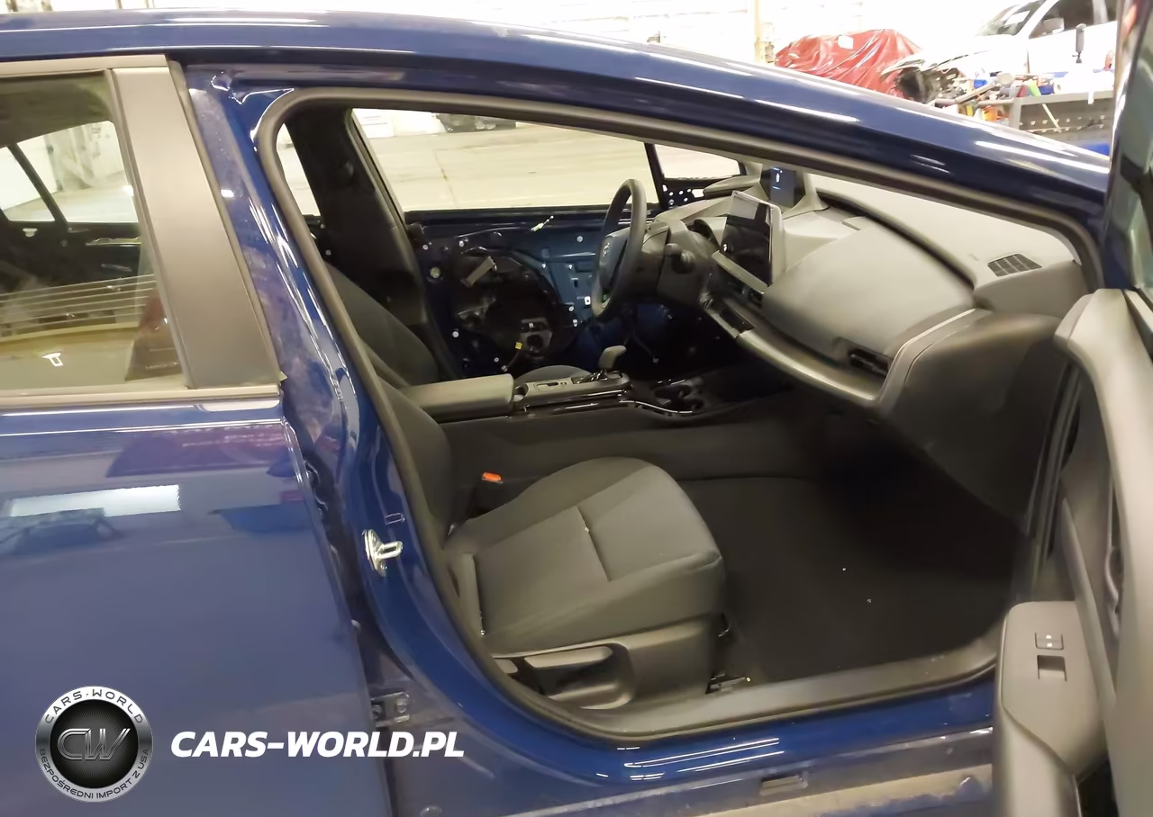 2026 Toyota Prius Le Awd-E VIN:JTDADABU0T3031301 - 5