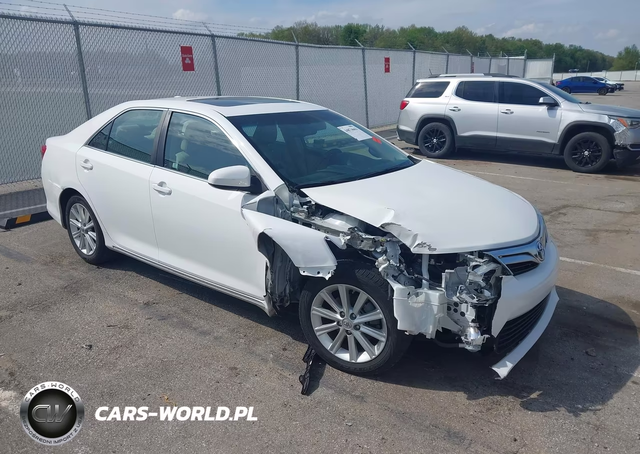 2014 Toyota Camry Hybrid Xle