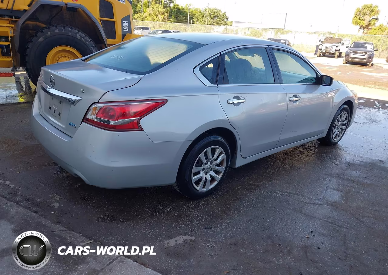 2013 Nissan Altima 2.5 S VIN:1N4AL3AP0DN443160 - 4