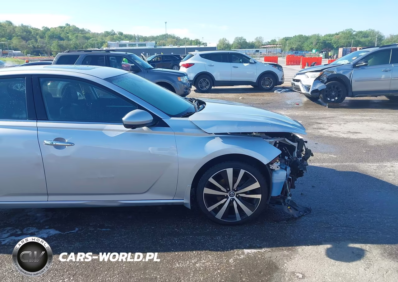 2019 Nissan Altima 2.5 Platinum VIN:1N4BL4FW4KC131751 - 18