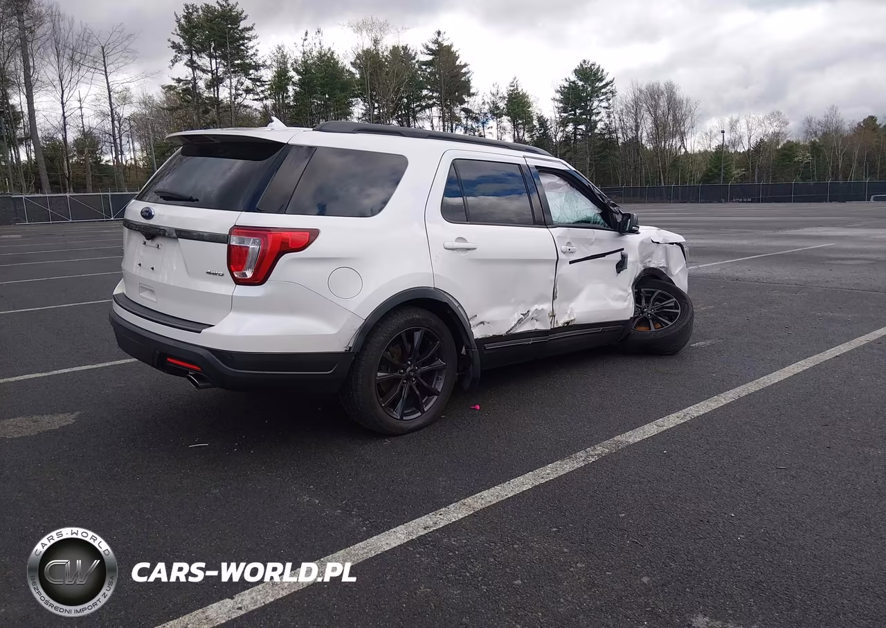 2019 Ford Explorer Xlt VIN:1FM5K8D85KGA82375 - 4