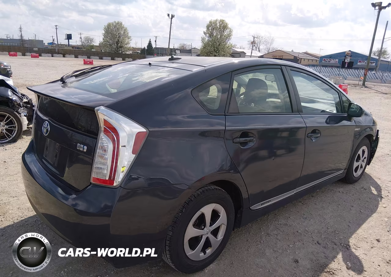 2012 Toyota Prius Three VIN:JTDKN3DU5C1523540 - 4