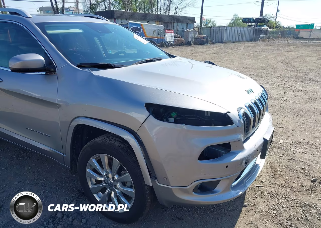 2017 Jeep Cherokee Overland 4X4 VIN:1C4PJMJS2HW503637 - 18