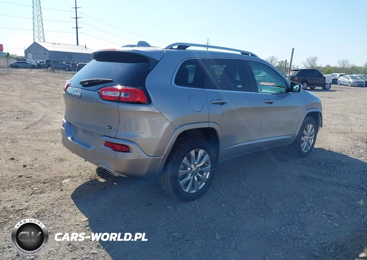 2017 Jeep Cherokee Overland 4X4 VIN:1C4PJMJS2HW503637 - 4
