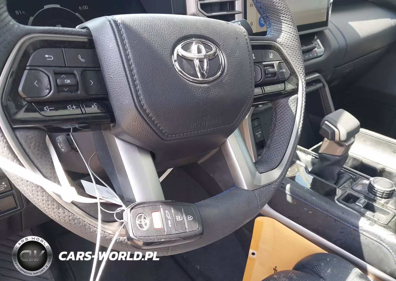 2026 Toyota Sequoia Platinum VIN:7SVAAABA3TX077704 - 11
