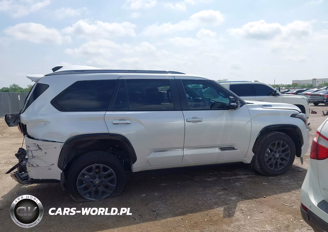2026 Toyota Sequoia Platinum VIN:7SVAAABA3TX077704 - 13