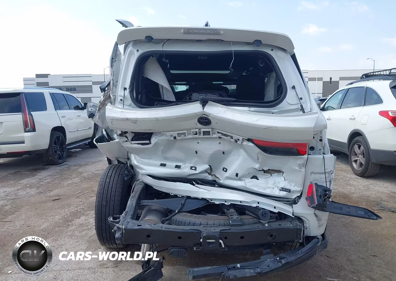 2026 Toyota Sequoia Platinum VIN:7SVAAABA3TX077704 - 16