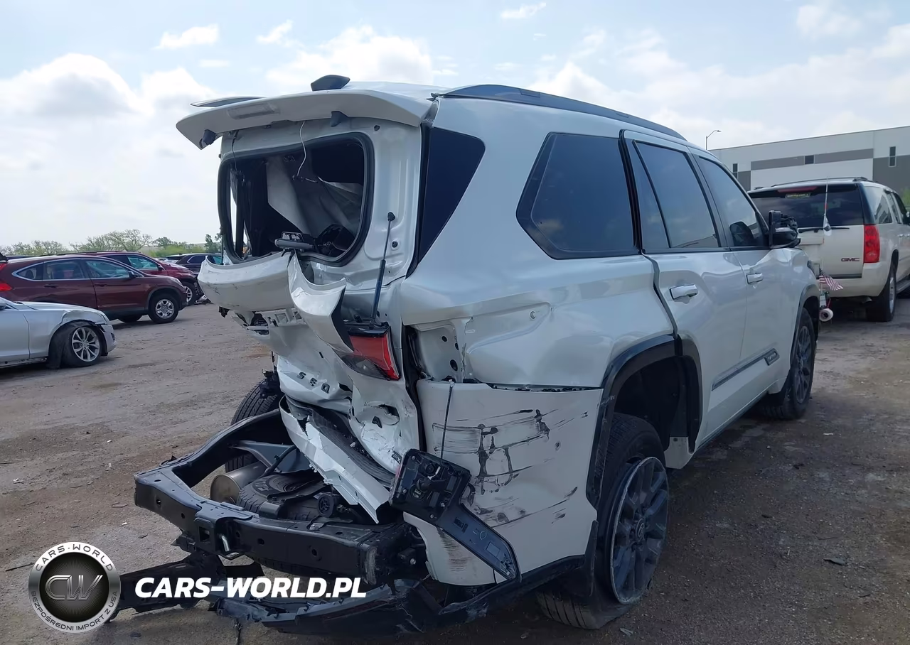 2026 Toyota Sequoia Platinum VIN:7SVAAABA3TX077704 - 4