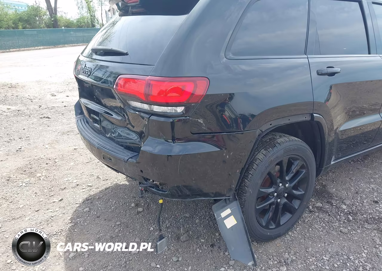 2020 Jeep Grand Cherokee Altitude 4X4 VIN:1C4RJFAG6LC271652 - 17