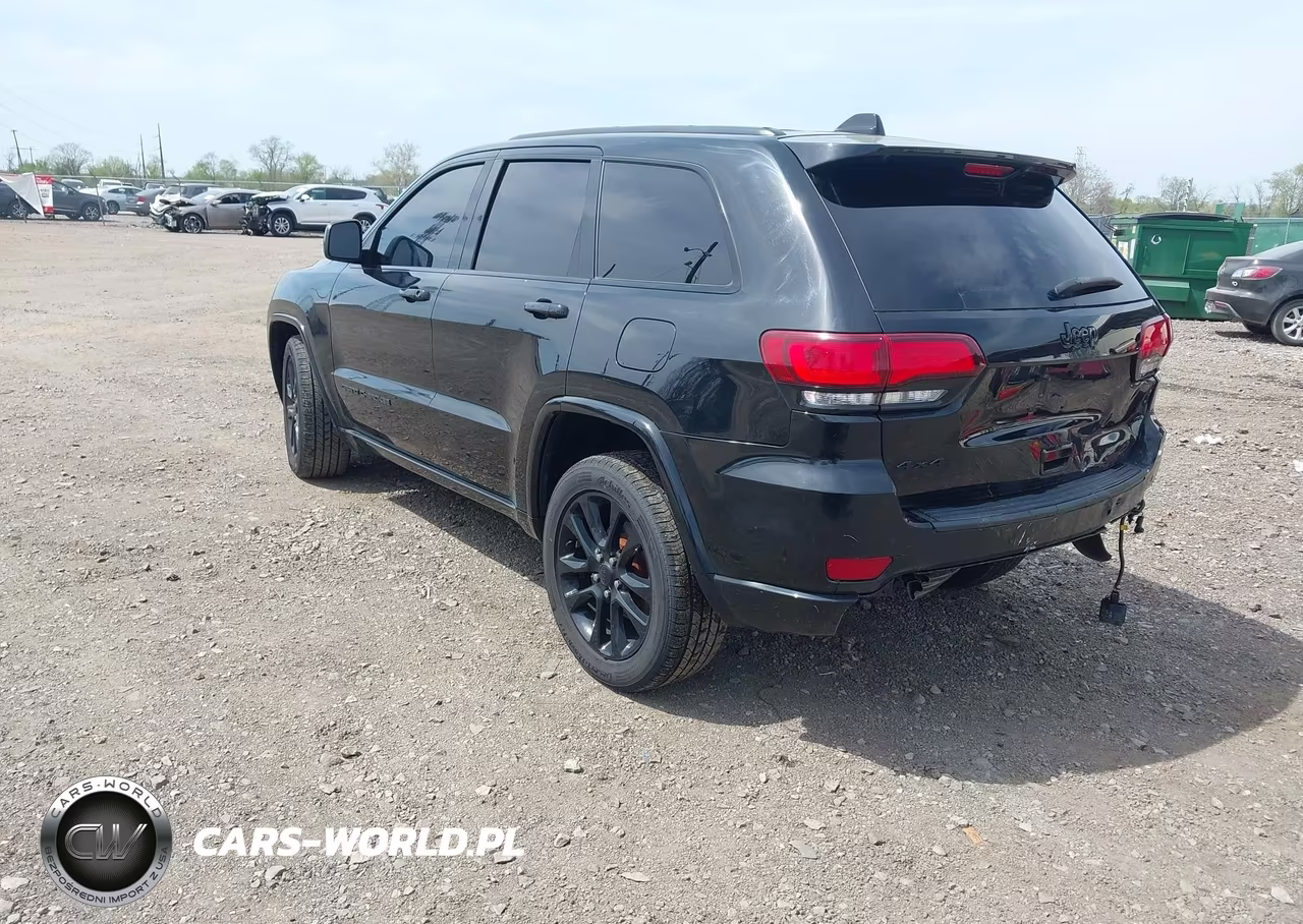 2020 Jeep Grand Cherokee Altitude 4X4 VIN:1C4RJFAG6LC271652 - 3