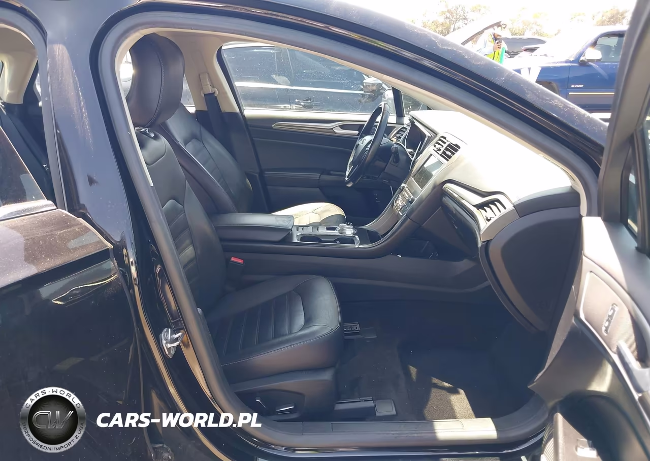 2018 Ford Fusion Energi Se Luxury VIN:3FA6P0PUXJR211695 - 5