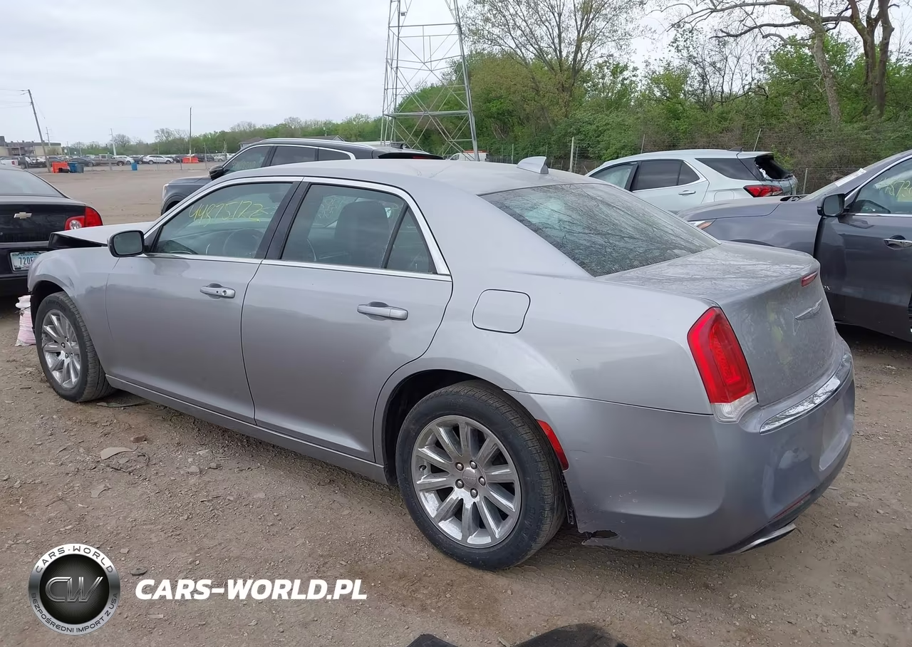 2015 Chrysler 300 Limited VIN:2C3CCAAG4FH756297 - 3