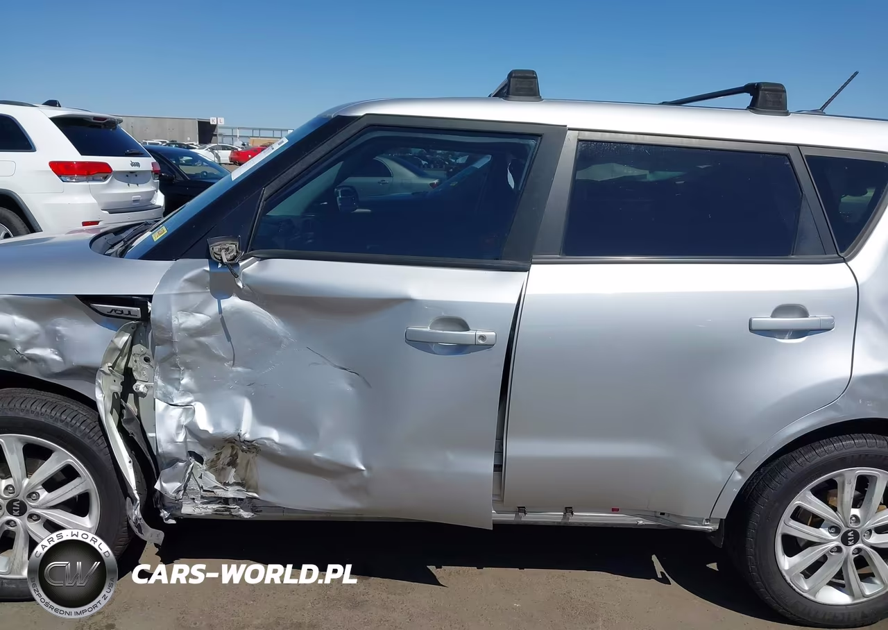 2018 Kia Soul + VIN:KNDJP3A52J7527946 - 15