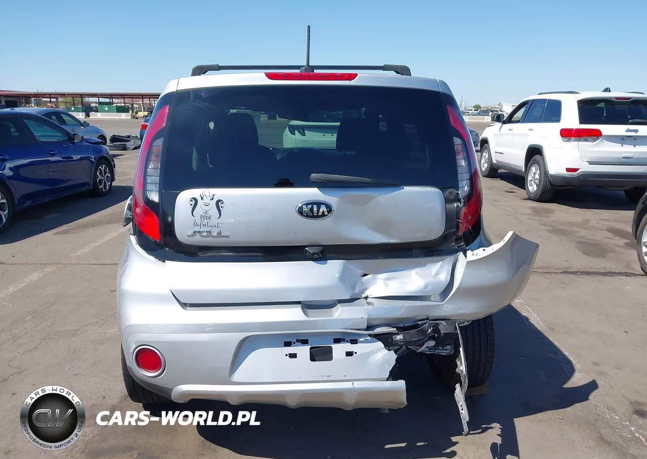 2018 Kia Soul + VIN:KNDJP3A52J7527946 - 17