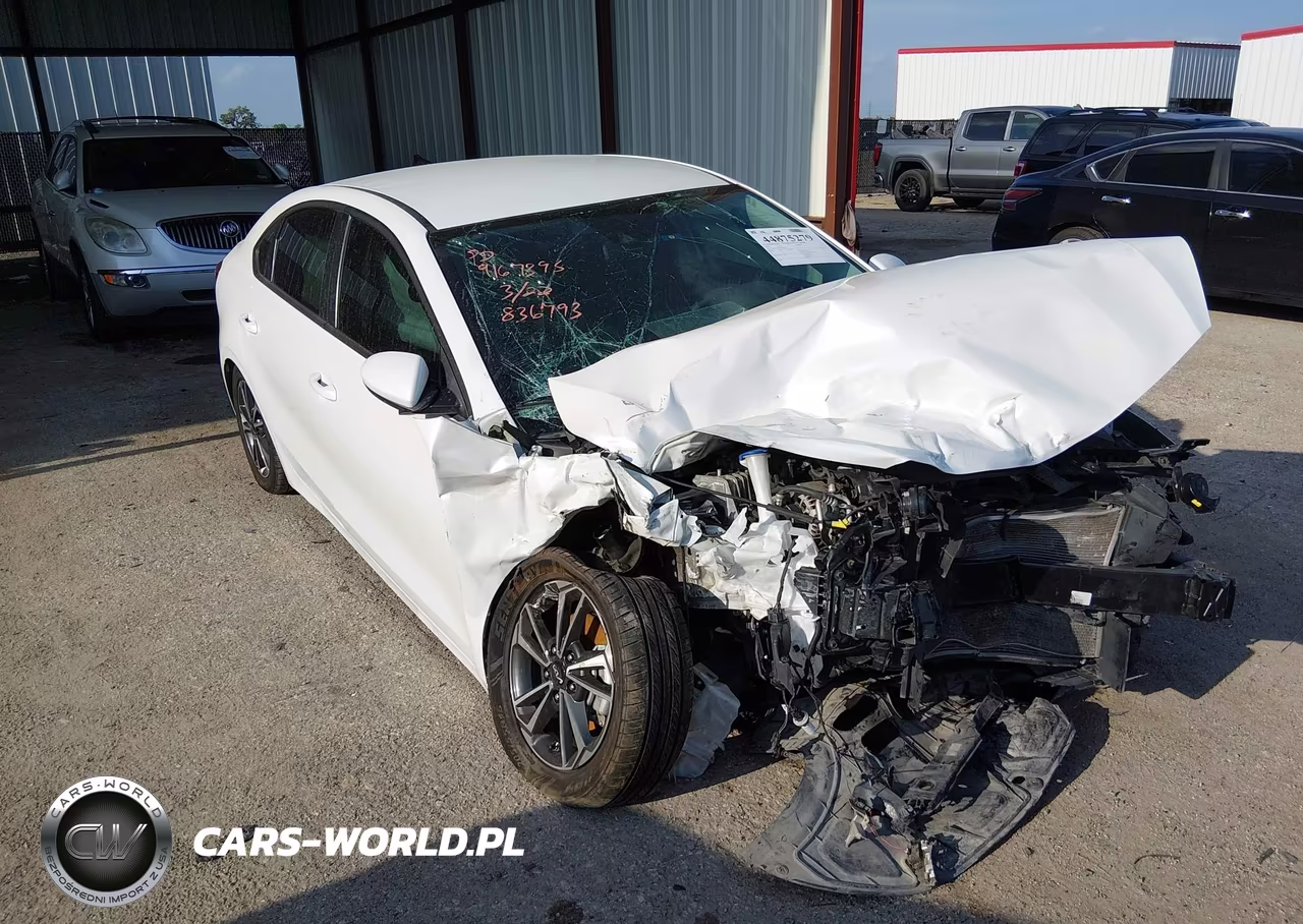 2024 Kia Forte Lxs – zdjęcie 1 z 17