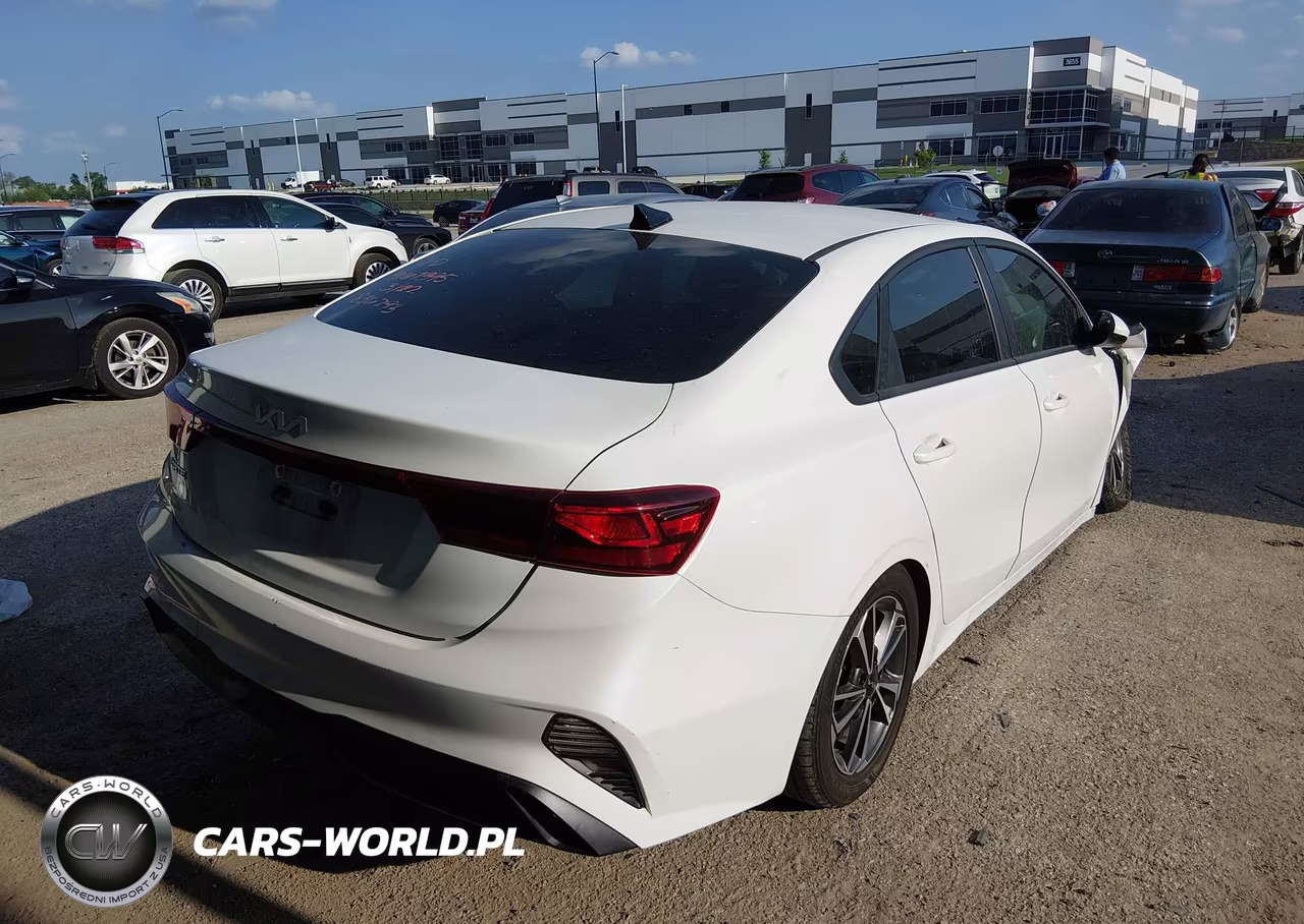 2024 Kia Forte Lxs VIN:3KPF24AD7RE836793 - 4
