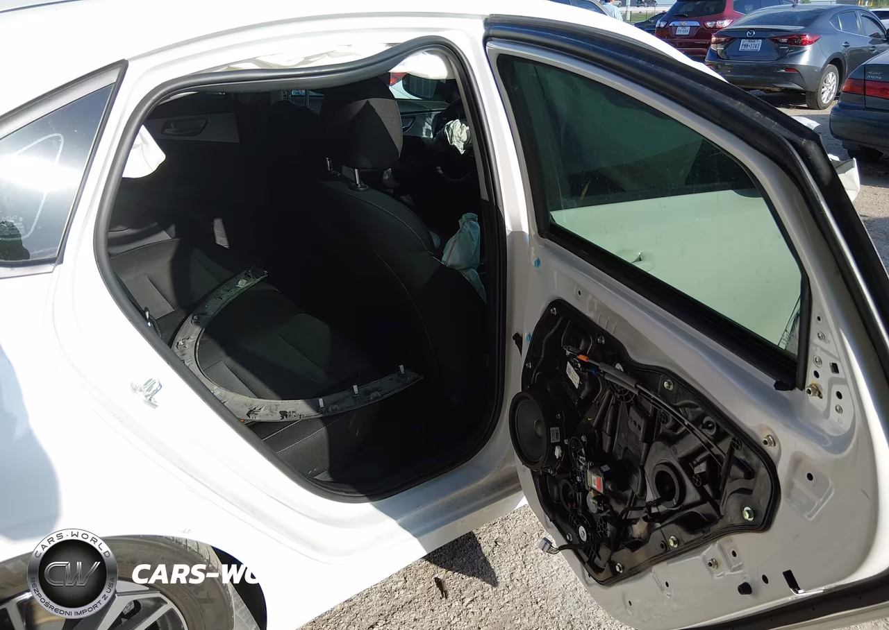 2024 Kia Forte Lxs VIN:3KPF24AD7RE836793 - 8