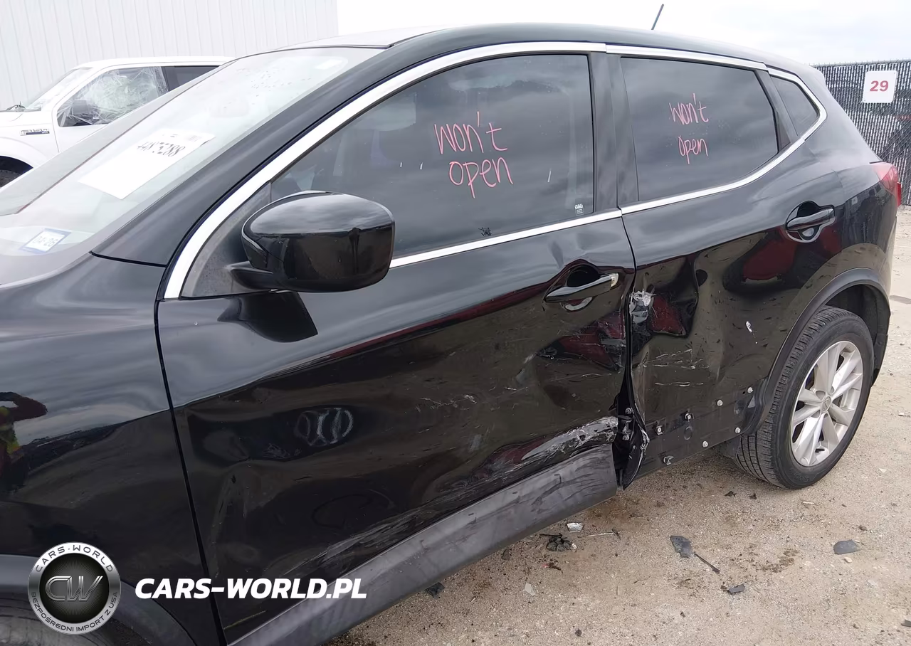 2018 Nissan Rogue Sport S VIN:JN1BJ1CP6JW165010 - 6