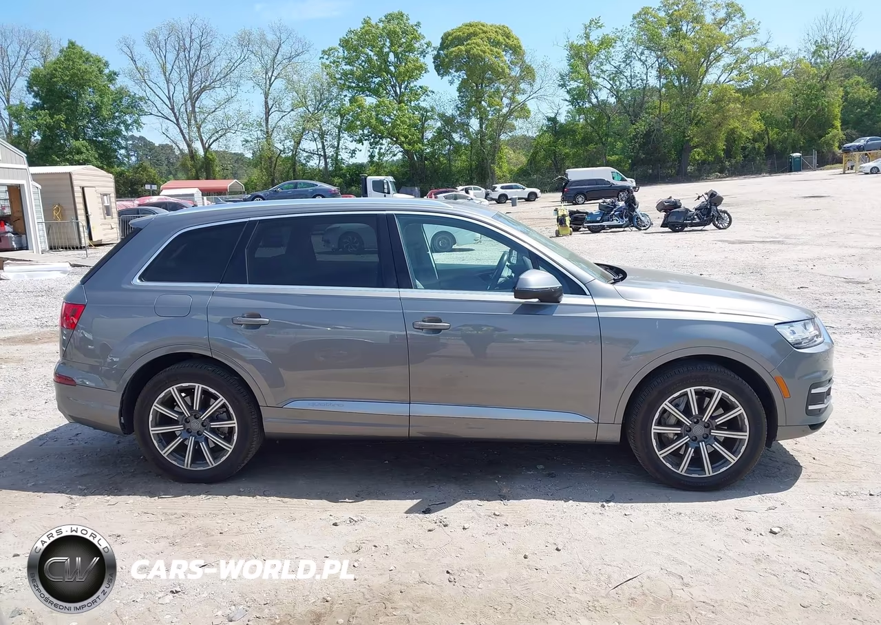 2017 Audi Q7 3.0T Premium VIN:WA1VAAF71HD007793 - 13