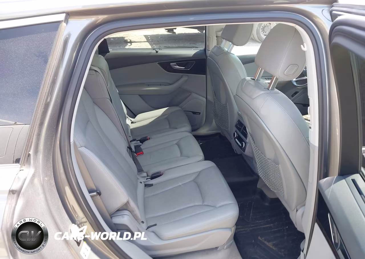 2017 Audi Q7 3.0T Premium VIN:WA1VAAF71HD007793 - 8