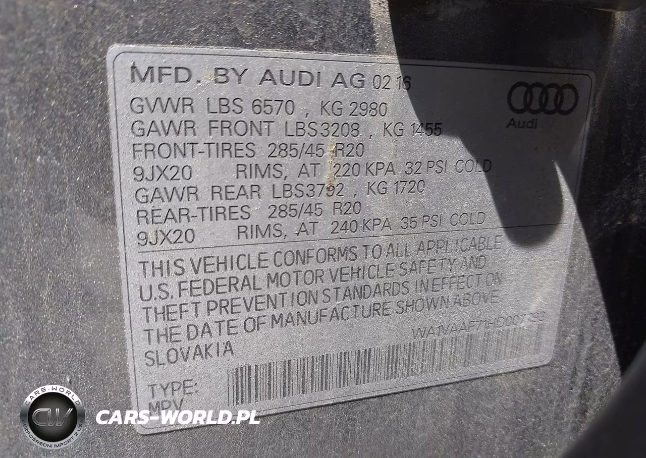 2017 Audi Q7 3.0T Premium VIN:WA1VAAF71HD007793 - 9
