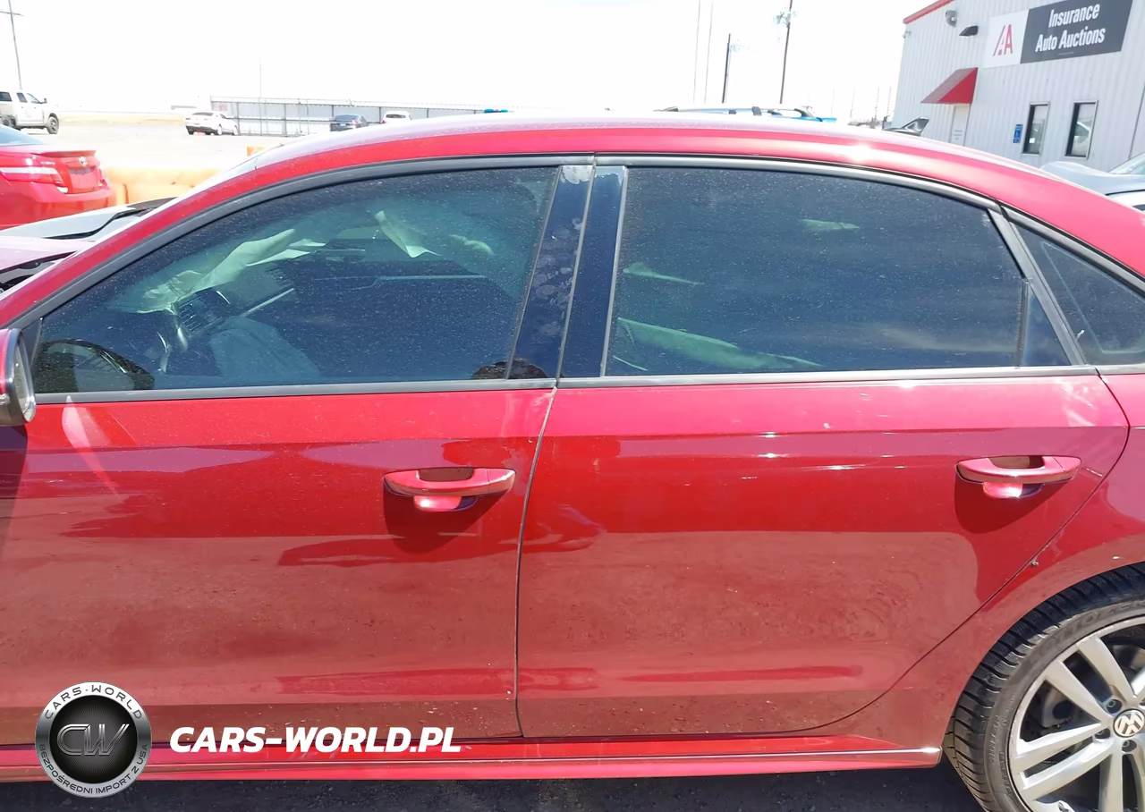 2018 Volkswagen Passat 2.0T R-Line-2.0T S VIN:1VWAA7A3XJC011233 - 15