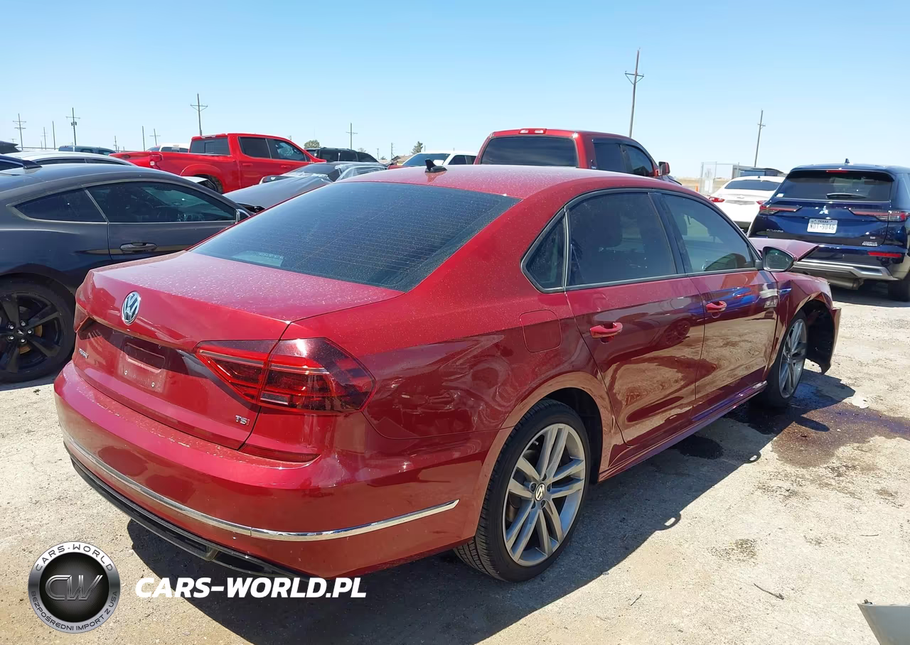 2018 Volkswagen Passat 2.0T R-Line-2.0T S VIN:1VWAA7A3XJC011233 - 4