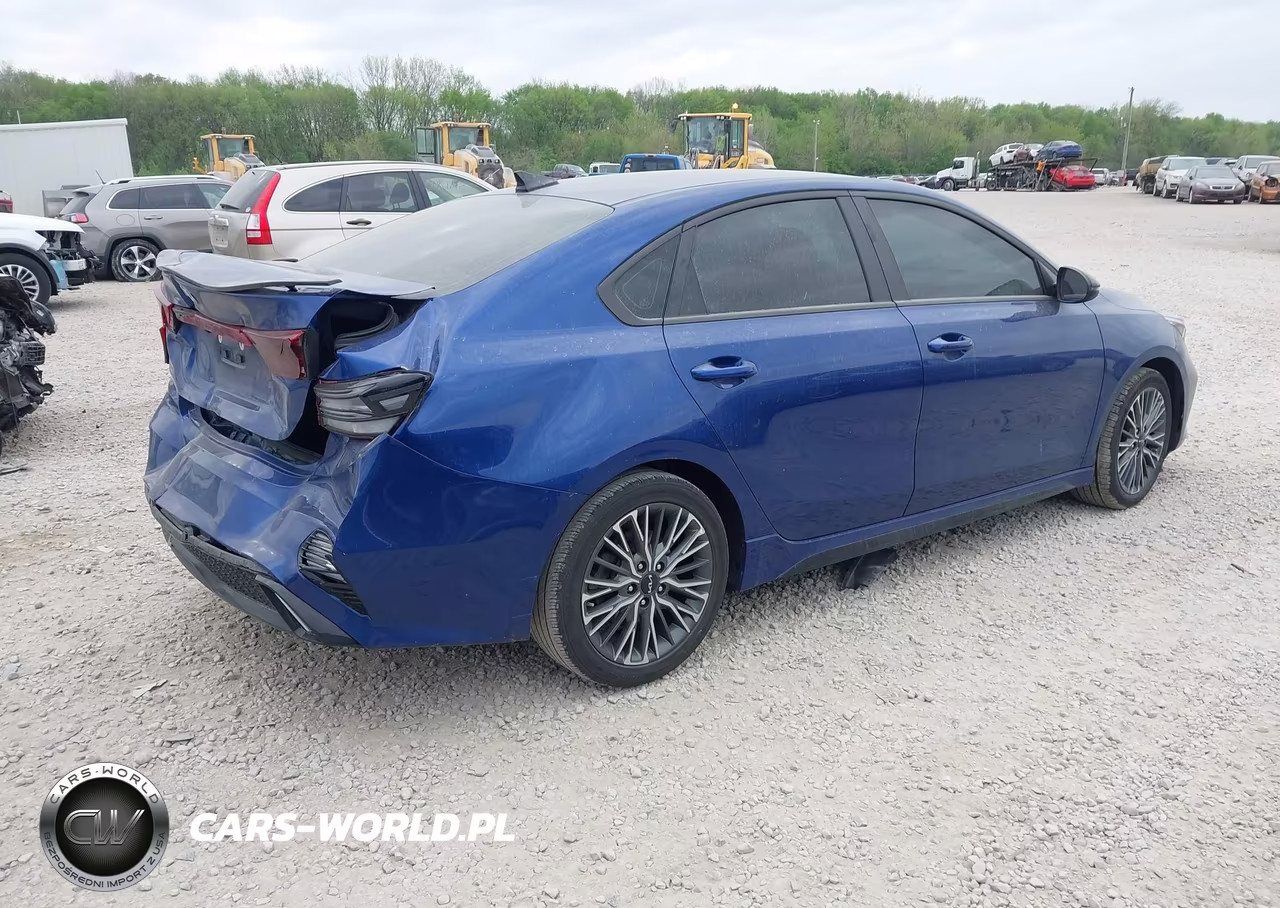 2024 Kia Forte Gt-Line VIN:3KPF54AD9RE782243 - 4