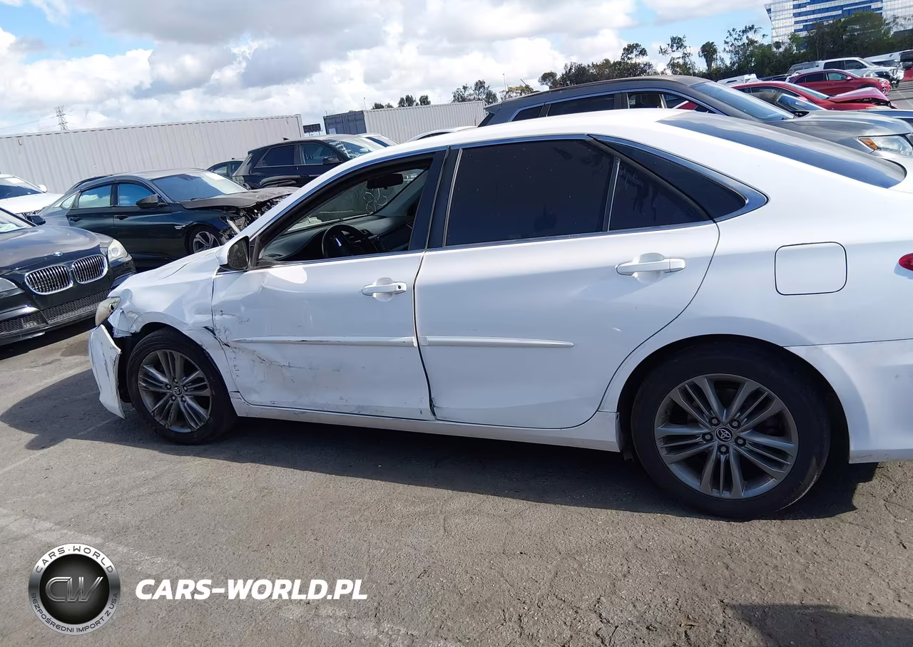 2016 Toyota Camry Se VIN:4T1BF1FK2GU117860 - 14
