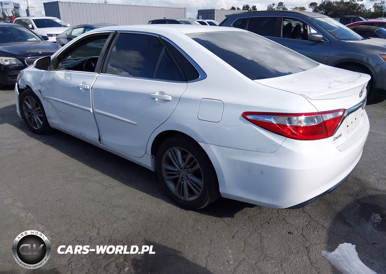 2016 Toyota Camry Se VIN:4T1BF1FK2GU117860 - 3