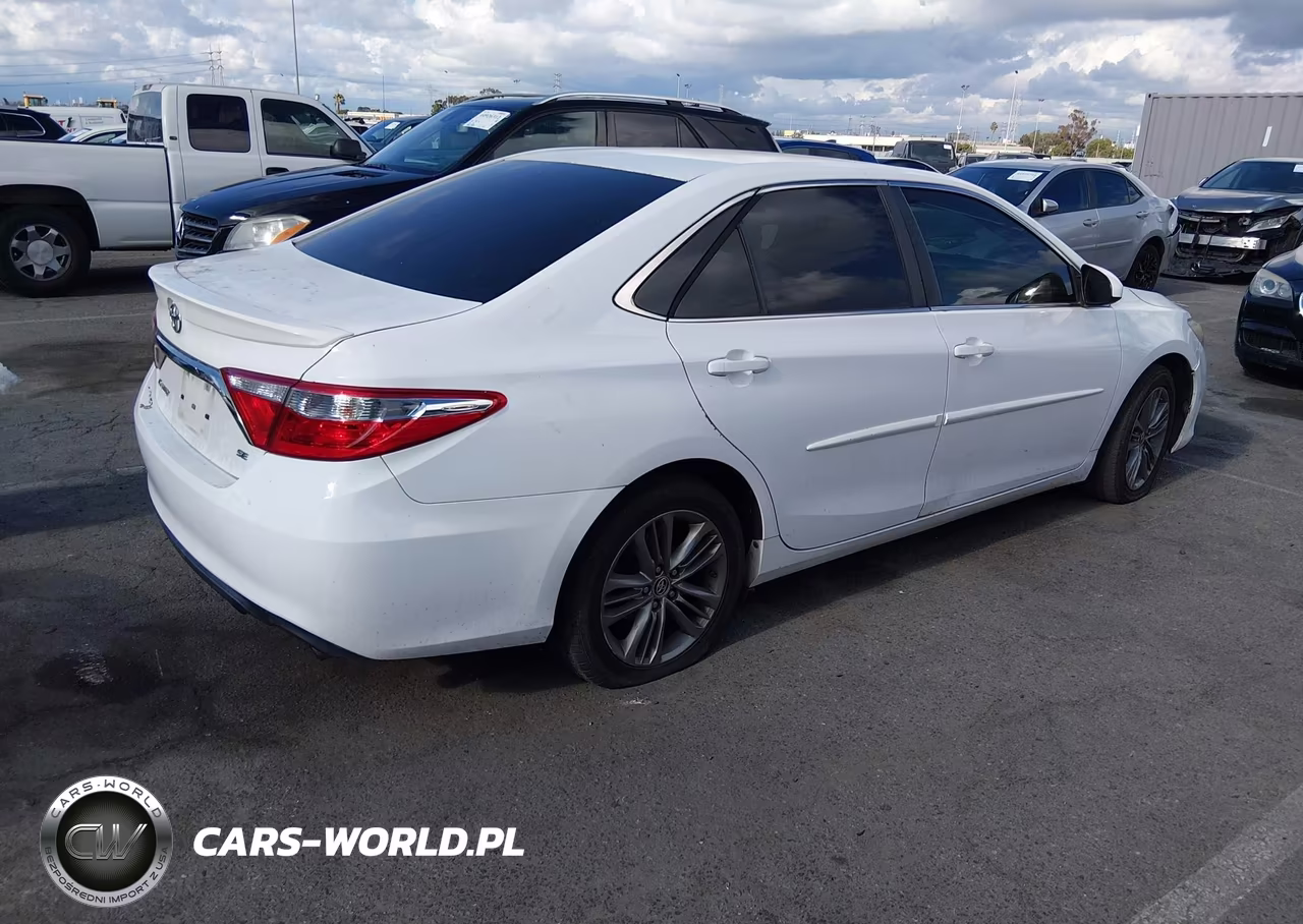 2016 Toyota Camry Se VIN:4T1BF1FK2GU117860 - 4