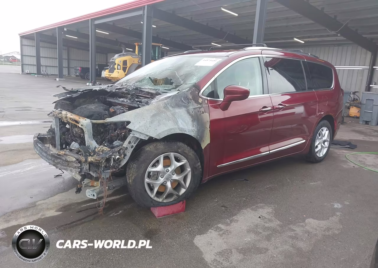 2017 Chrysler Pacifica Touring-L Plus VIN:2C4RC1EG5HR752840 - 2