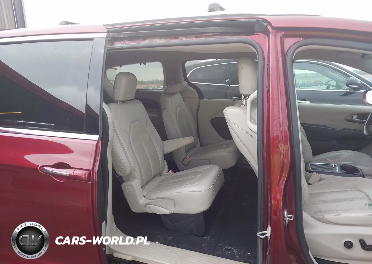 2017 Chrysler Pacifica Touring-L Plus VIN:2C4RC1EG5HR752840 - 8
