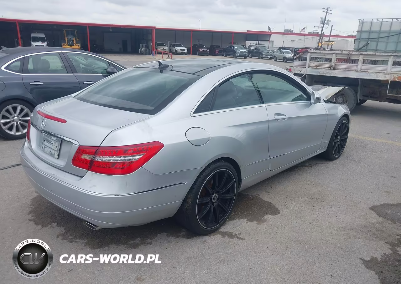 2010 Mercedes-Benz E 350 VIN:WDDKJ5GB9AF019824 - 4