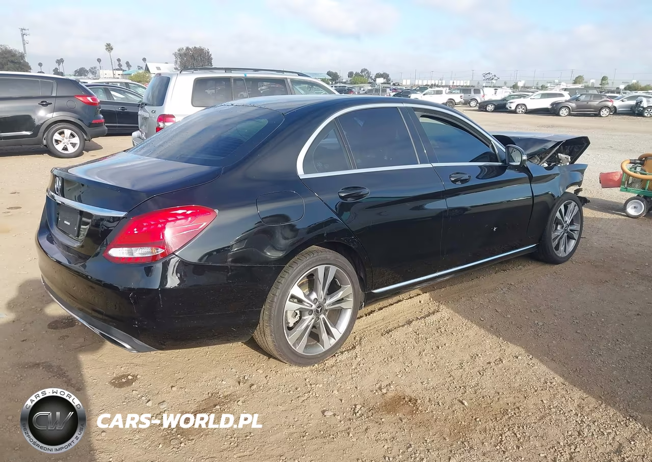 2017 Mercedes-Benz C 300 VIN:55SWF4JB9HU218062 - 4
