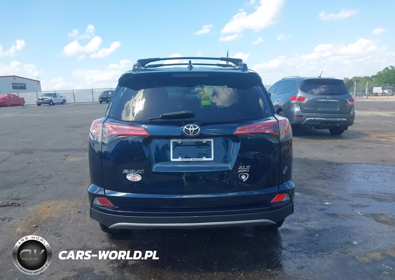 2018 Toyota Rav4 Xle VIN:2T3RFREV6JW836827 - 16