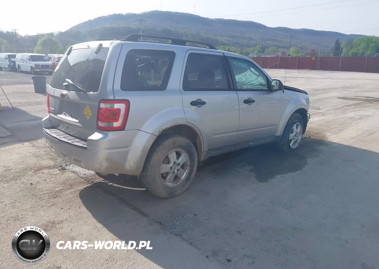 2012 Ford Escape Xlt VIN:1FMCU9D70CKB94112 - 4