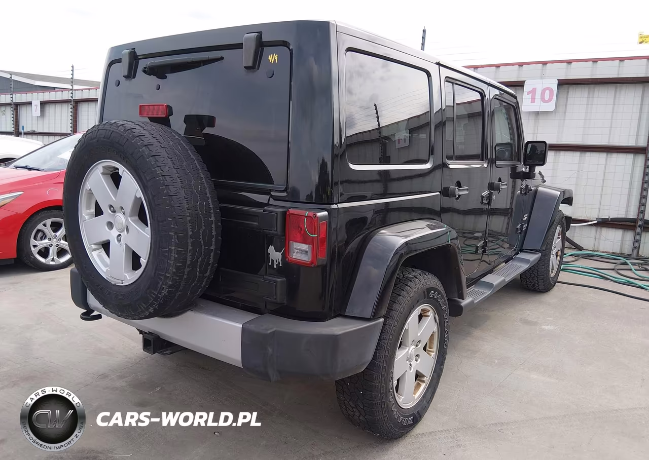 2012 Jeep Wrangler Unlimited Sahara VIN:1C4HJWEG5CL184993 - 4