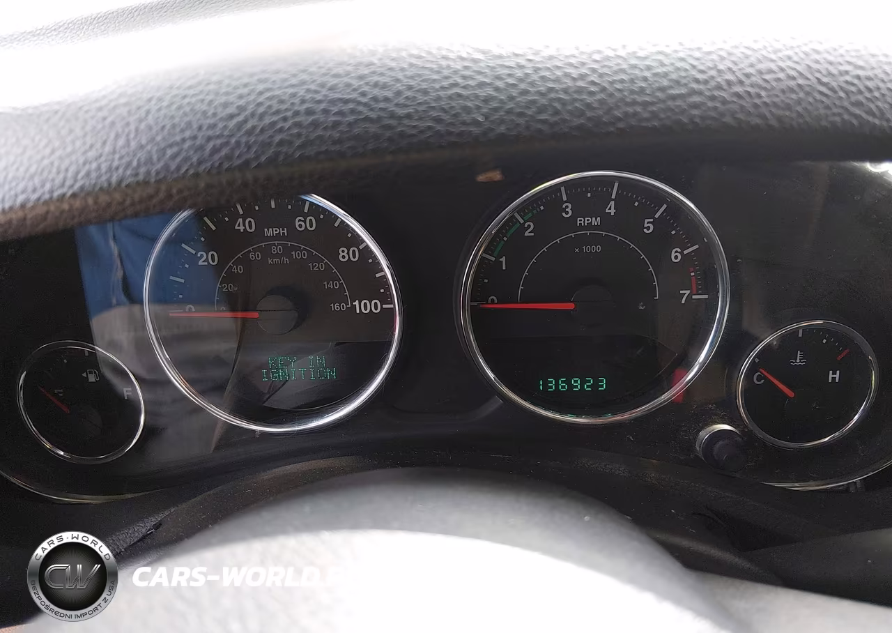 2012 Jeep Wrangler Unlimited Sahara VIN:1C4HJWEG5CL184993 - 7