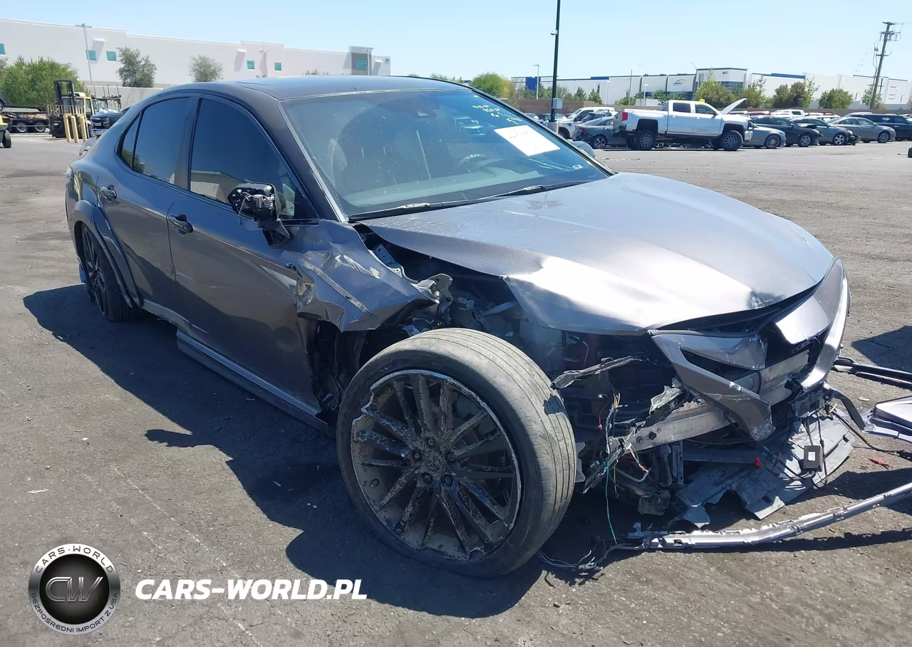 2019 Toyota Camry Hybrid Se