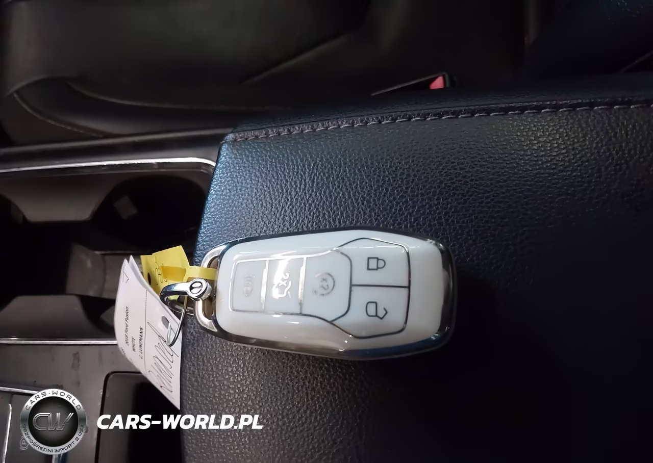 2018 Ford Fusion Titanium VIN:3FA6P0D99JR234515 - 11