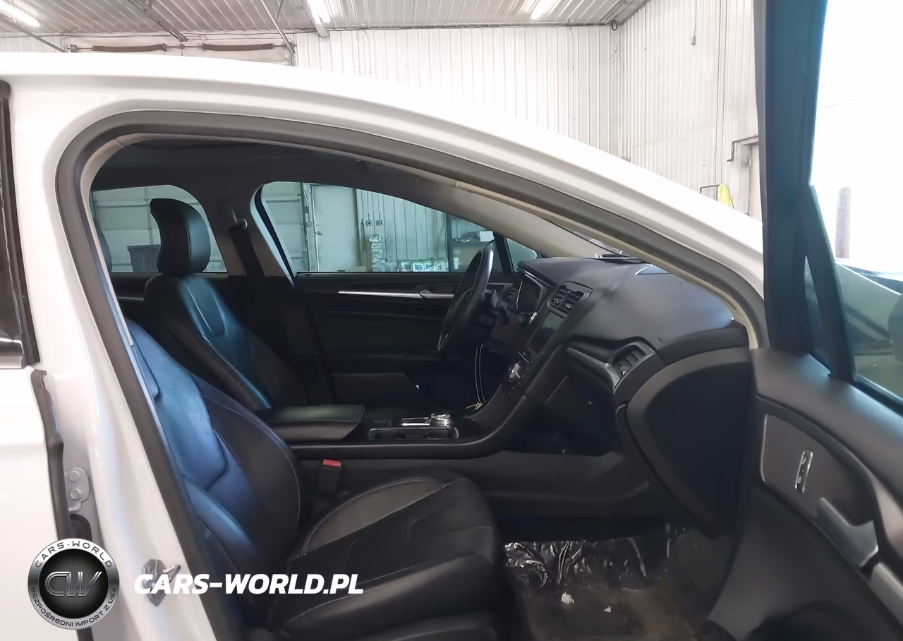 2018 Ford Fusion Titanium VIN:3FA6P0D99JR234515 - 5